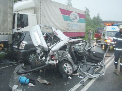 Dopravní nehoda vypadala hrůzostrašně. Foto: archiv hasičů