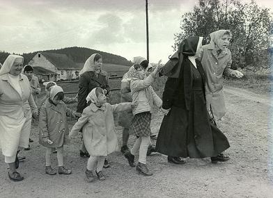 Sestra Bohdanka s dětmi. (foto D. Hochová)