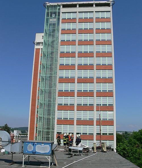 Požár nahlásili návštěvníci terasy mrakodrapu. Foto: HZS ZLK