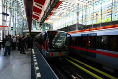 Vedení autobusových linek je přizpůsobeno především novému metru na Prosek a do Letňan.