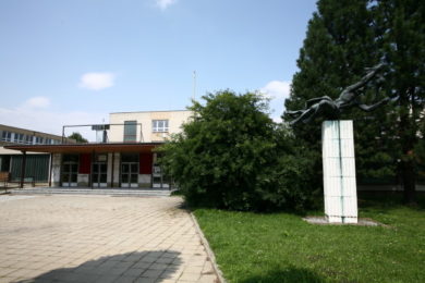Jedna z opravovaných škol v Otrokovicích.
