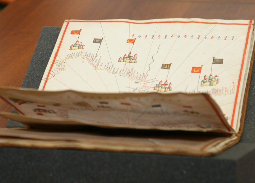 Vzácný námořní atlas ležel desítky let v olomoucké Vědecké knihovně. 