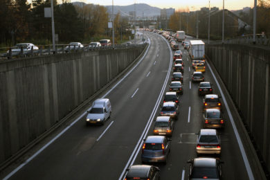 Přes Frýdek-Místek denně projede na 40 tisíc aut. Nyní čekají řidiče kolony.