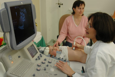 Nový ultrazvukový přístroj využije nemocnice na oddělení dětské radiologie.