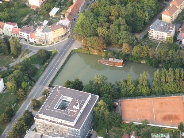Letecký pohled na Kudlovskou přehradu. Foto: www.nalodi.cz