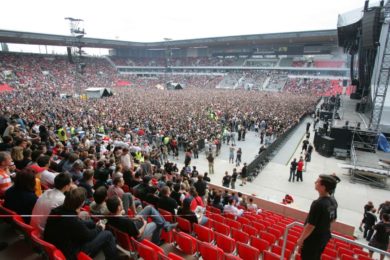 Eden byl při koncertu skupiny Metallica plný.