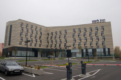Mezi nové stavby v Ostravě patří luxusní hotel Park Inn. 