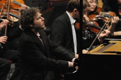 Lukáš Vondráček zahraje na zahajovacím koncertu Janáčkovy filharmonie. 
