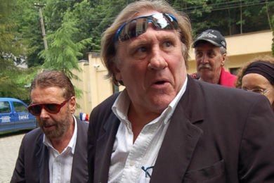 Gérard Depardieu po příjezdu do Trenčianských Teplic. 