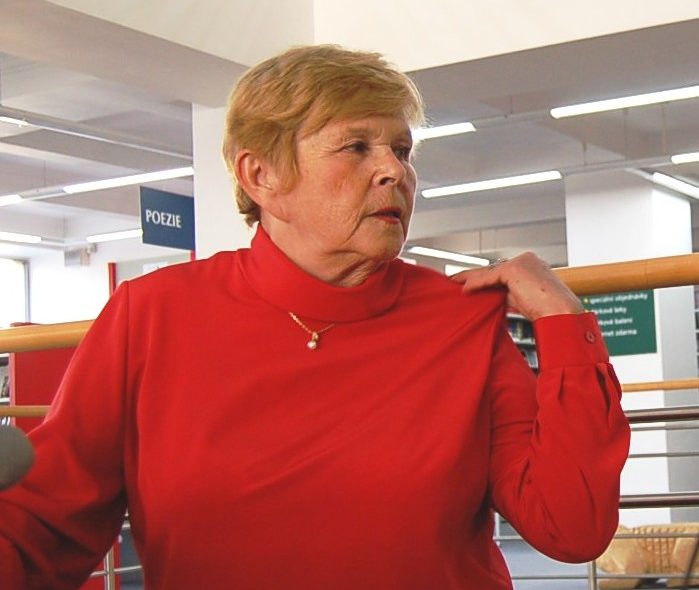 Herečka a spisovatelka Ivanka Devátá. 