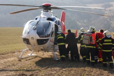 Transport vrtulníkem do brněnské nemocnice.