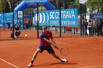Divoký ruský tenista Alexander Kudrjavcev. 