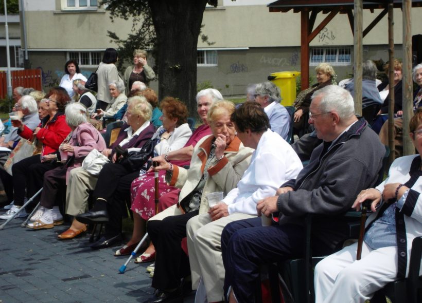 Pro seniory je připraven program formou zdravotního cvičení a vycházek