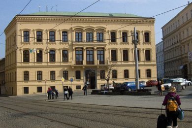 Knihovna města Olomouce o prázdninách má kvůli dětem otevřeno už od rána. 