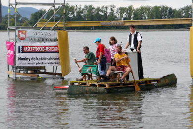 Další z vtipných lodí.