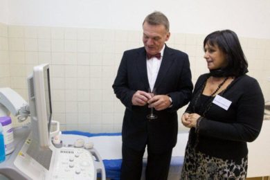 Pražský primátor Bohuslav Svoboda otevřel nové centrum léčby prsu