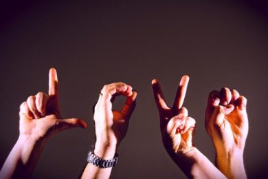 161749773496b090c99a24_znakova