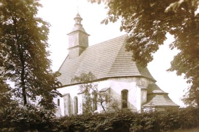 Kostel sv. Jošta na pohlednici z 30. let minulého století. 