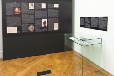 Ve stálé expozici nyní návštěvníci najdou vitrínu s faksimilemi vzácných mozartovských dokumentů z arcibiskupských sbírek a podrobným popisem skladatelova olomouckého pobytu.