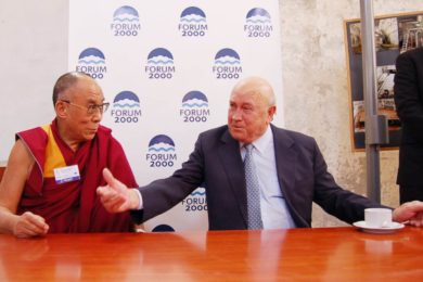 Hosty letošní konference Forum 2000 budou také tibetský duchovní vůdce dalajlama a bývalý jihoafrický prezident de Klerk.