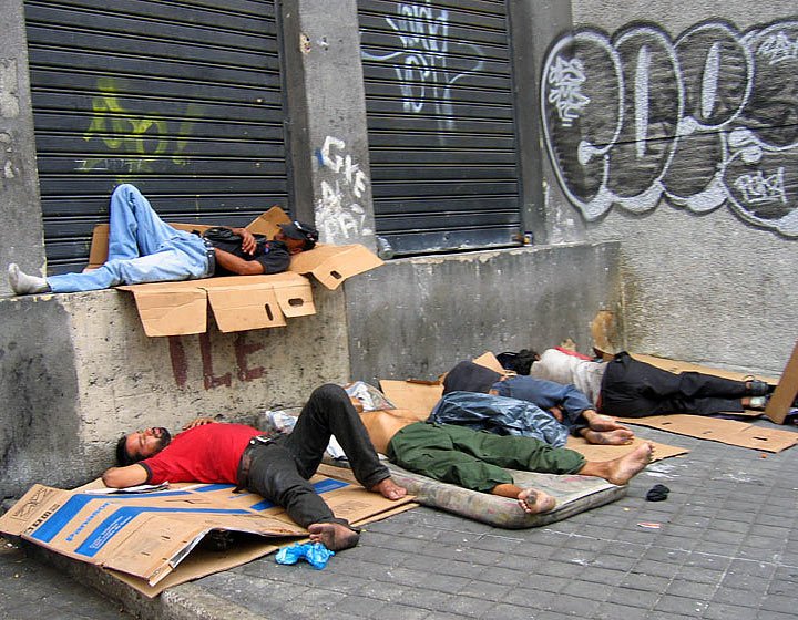 Bezdomovci - problém, na který má leckdo černobílý názor.