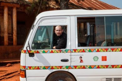 Iniciátorem Toulavého autobusu se stal ředitel Zoo Praha Miroslav Bobek