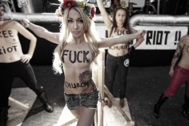 Sandwoman: Femen performance