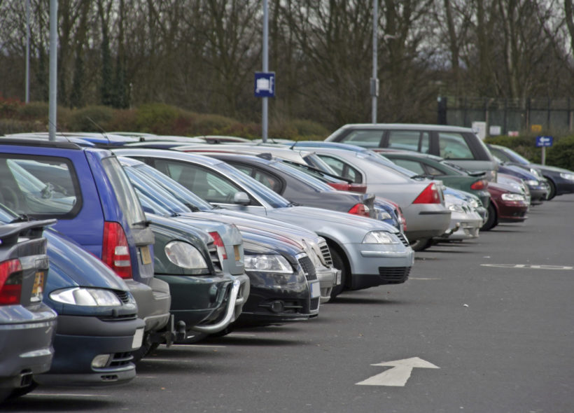 31.5.bude značně omezen počet parkovacích stání z na  Letenské pláni