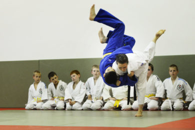 Trénink ve Sportovní škole judo, jiu-jitsu Anny Skládalové, držitelky 6. danu. Na snímku  ternérka Kateřina Rejdíková a Jakub Alaverdi.