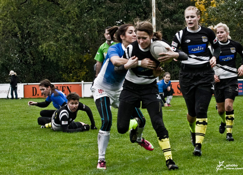 Ragbistkám Tatry Smíchov  se uplynulý soutěžní ročník nevydařil a sestoupily do druhé ligy.