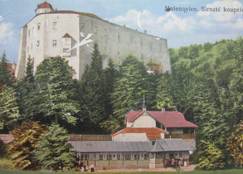 Sirné lázně pod malenovickým hradem, první polovina 20. století. Foto: MZA / SOkA Zlín