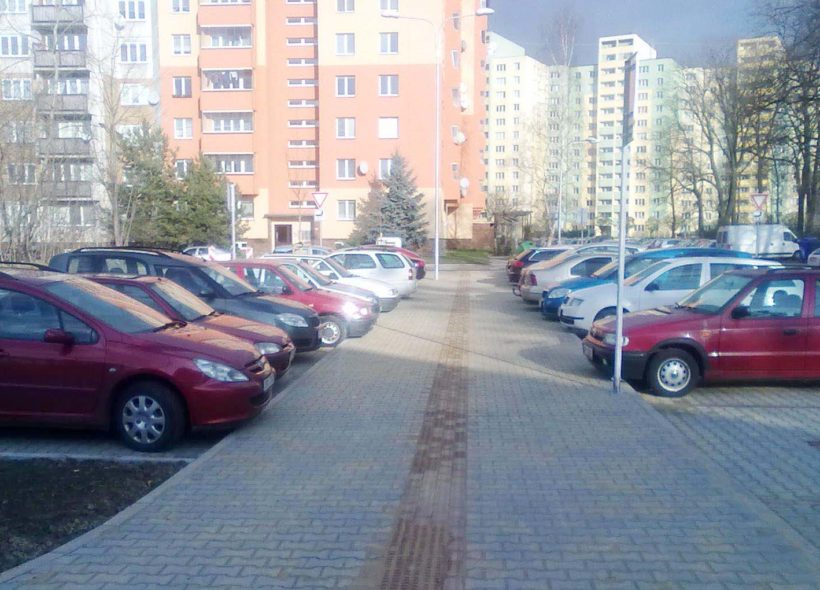Parkoviště vybudované v rámci dosavadní revitalizace Slezské