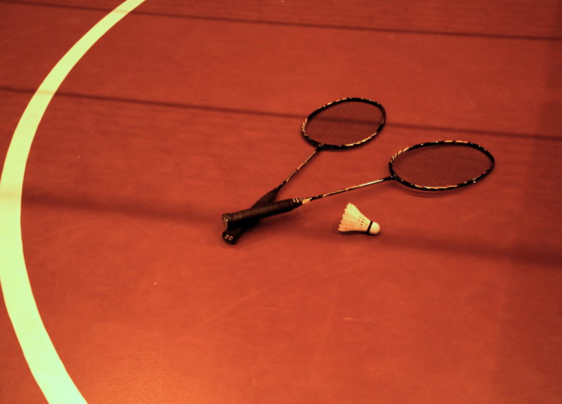Každý příchozí si může vyzkoušet badmintonové smeče.