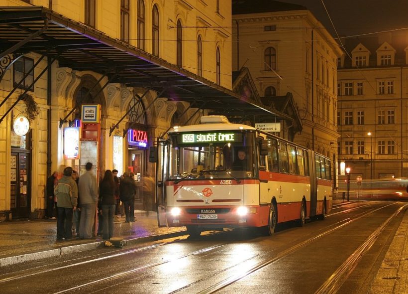 O víkendu se mění čas. Noční linky vyjedou o hodinu později.