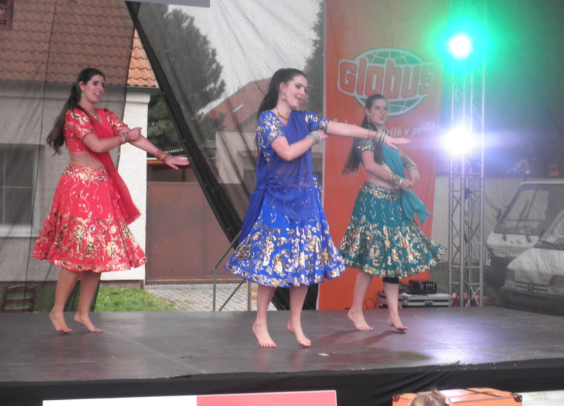Na čakovickém posvícení dívky předvedly bollywoodské tance!