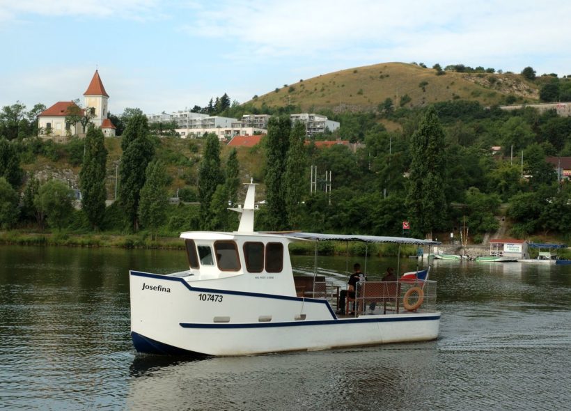 Z Výtoně se na druhý břeh se přívozem dostanete jen do 28. října