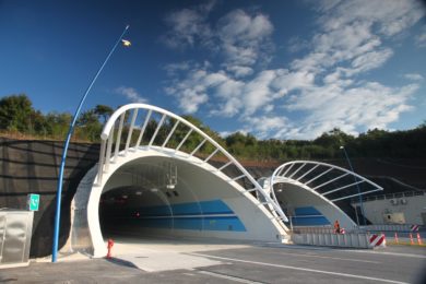 V Lochkovském a Komořanském tunelu bude omezen provoz z důvodu servisních úprav.