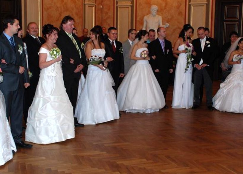 Ilustrační foto: Pro žádnost o byt už nebude potřeba nevěsty v bílém a ženicha. Do losování mohou i "jen" registrované páry.