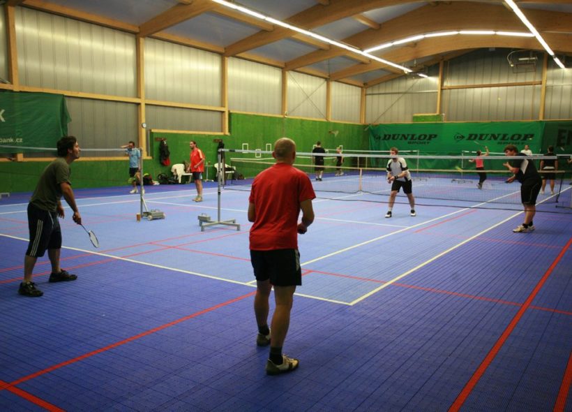 e sportovním centru Tenis Cibulka si můžete zahrát i badbinton