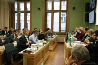 Jednání zastupitelstva o rozpočtu 2015