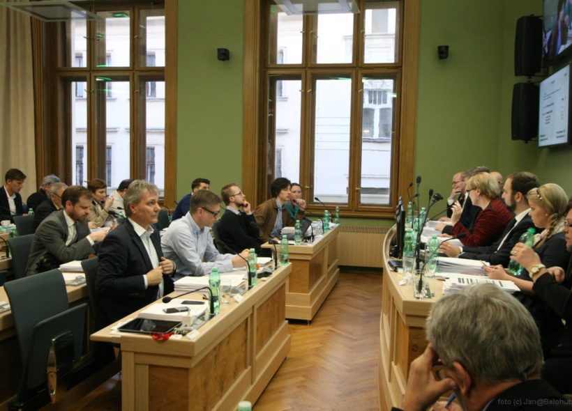 Jednání zastupitelstva o rozpočtu 2015