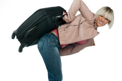 S těžkými kufry bude pomáhat portýr. Zvládne nápor cestujících?