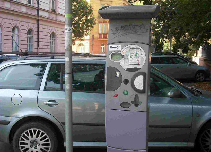 Na Praze 6 bude probíhat testovací provoz nových parkovacích zón.