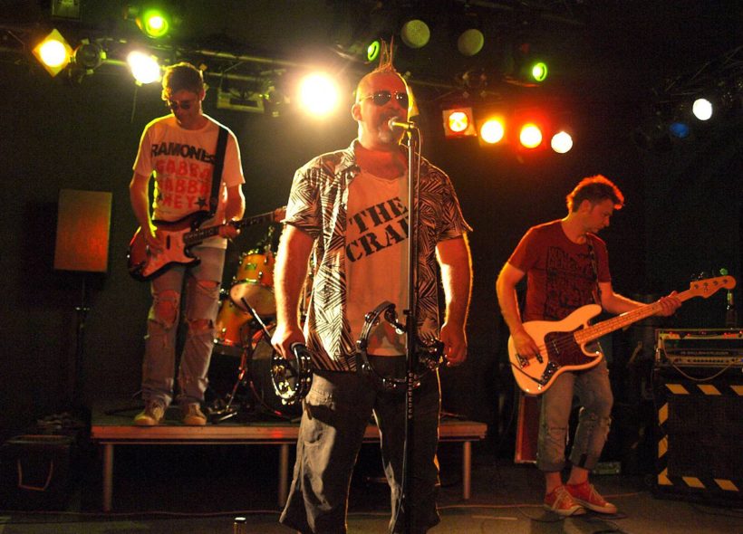 Punková kapela The Craps, hrající písničky třeba Sex Pistols.