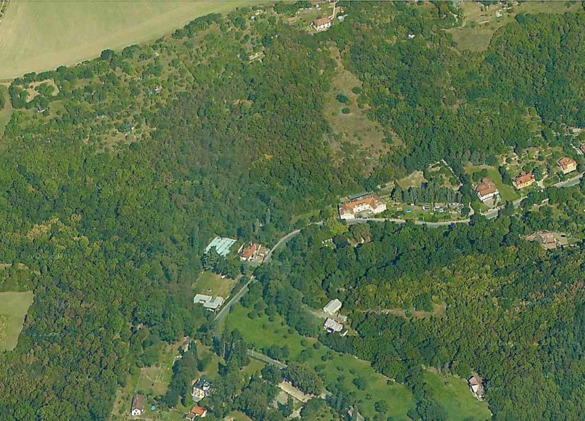 Pozemky kolem bývalého koupaliště Tichá Šárka jsou prodány soukromému investorovi.