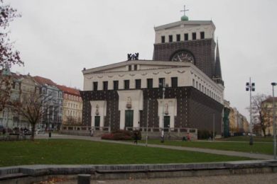 Koncerty budou probíhat i v kostele Nejsvětějšího Srdce Páně na náměstí  Jiřího z Poděbrad.