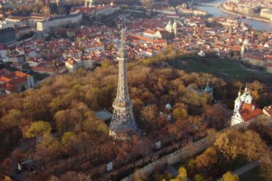 Na Petřín už musíte po svých. pro lenochy zřídilo město autobus