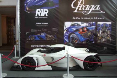 Na Autoshow 2015 se představil i vůz Praga.