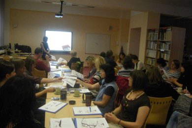 Seminář o finanční gramotnosti se konal ve škole na Červeném vrchu.