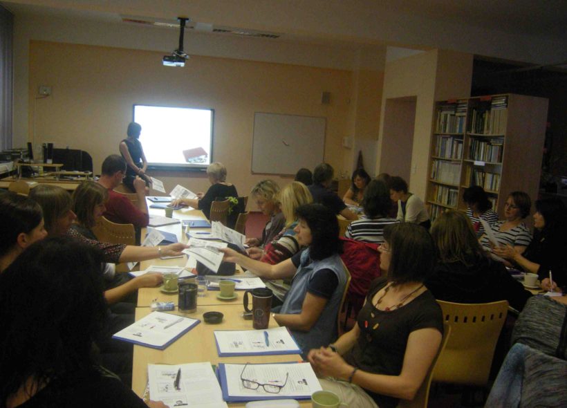 Seminář o finanční gramotnosti se konal ve škole na Červeném vrchu.